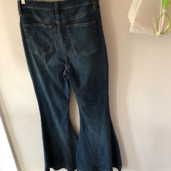 Free People Sz 32 Irreplaceable Flare Jeans - Picture 6 of 12